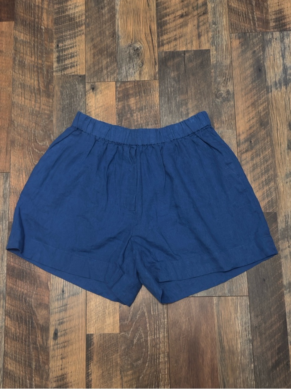 Everlane pull on shorts 100% linen blue size Medium M
